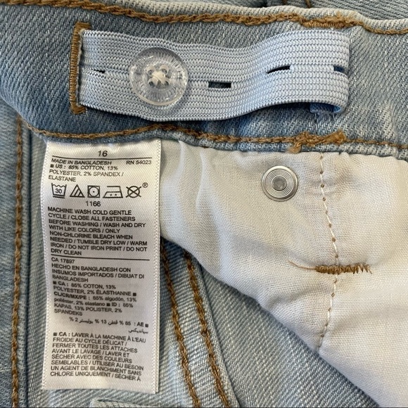 Old Navy Karate Slim Built in Flex Max Jeans - NWT Size 16 - Picture 6 of 6